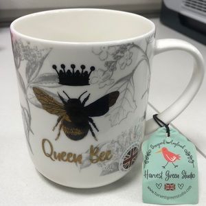 Coffee mug. Queen Bee!